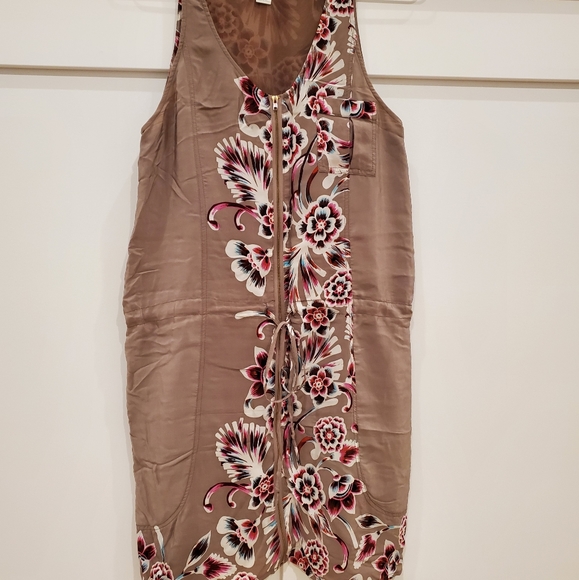 Line and Dot floral dress - Picture 2 of 4